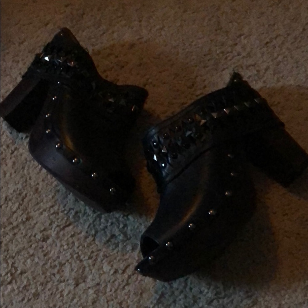 Steve Madden, open toe, black Mule/Clogs
